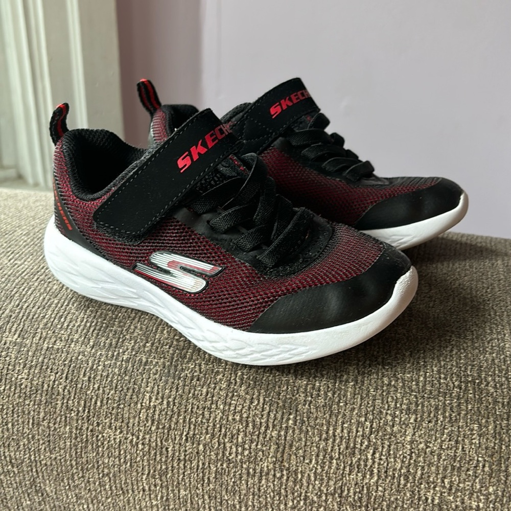 Boys size 11 sketchers
